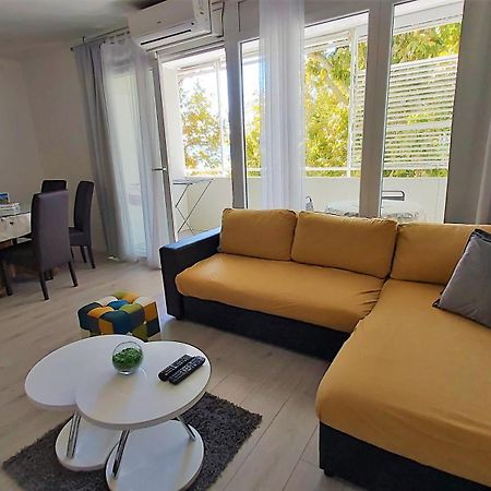 Apartment Punta 오미스 외부 사진