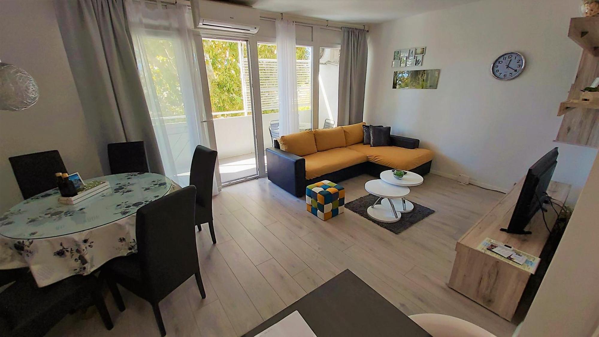 Apartment Punta 오미스 외부 사진