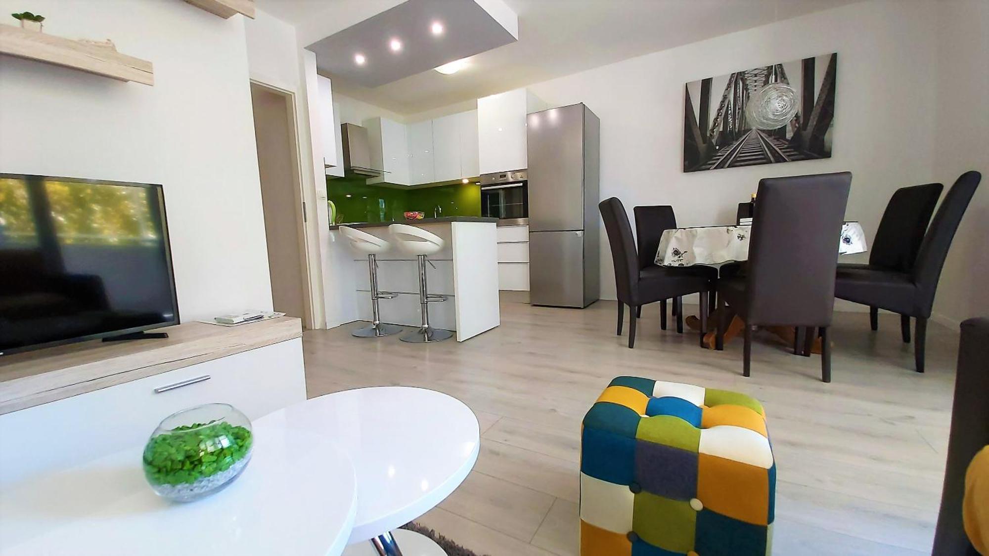 Apartment Punta 오미스 외부 사진